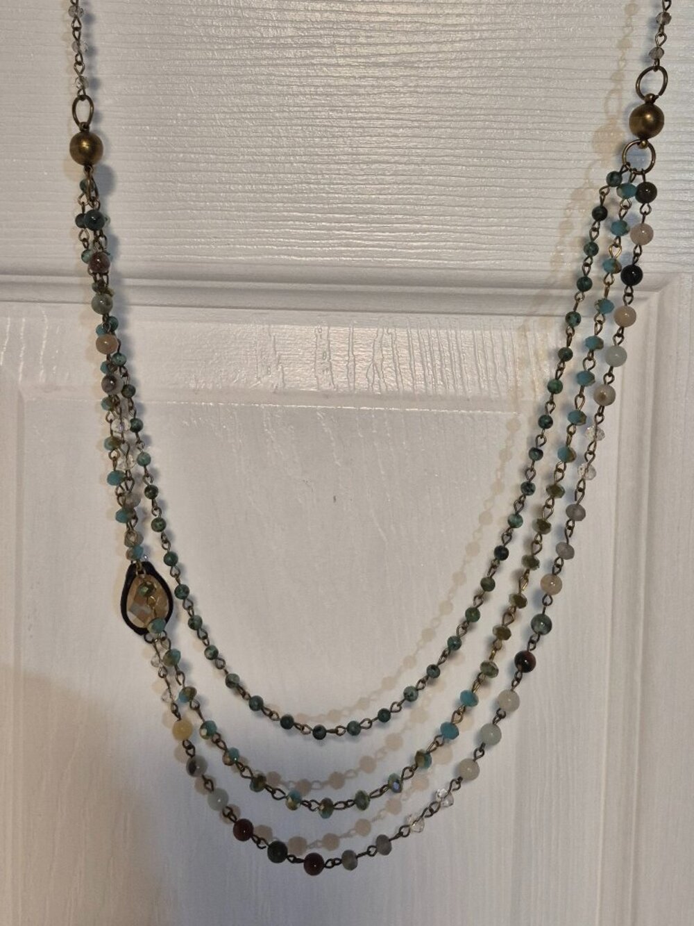 MULTI COLOR BEAD NECKLACE - Magnetic clasp. 18 inch (approx)